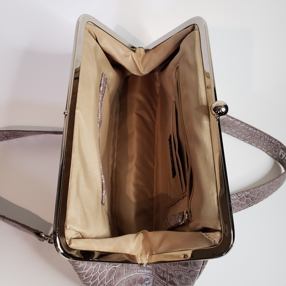 Nine West Faux Croc Iridescent Lavender Chain Clasp Shoulder Purse NWOT - Picture 9 of 12